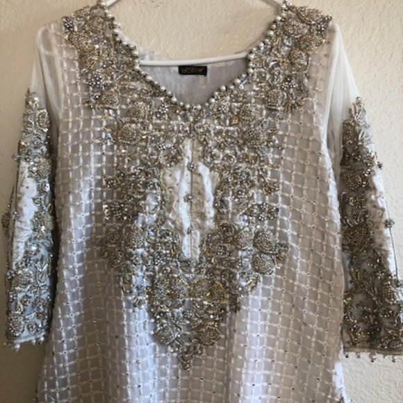 Wedding Gown - Picture 4 of 9